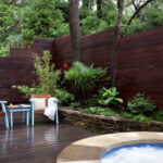 Different Tips for Choosing the Right Fence Covering for Privacy 